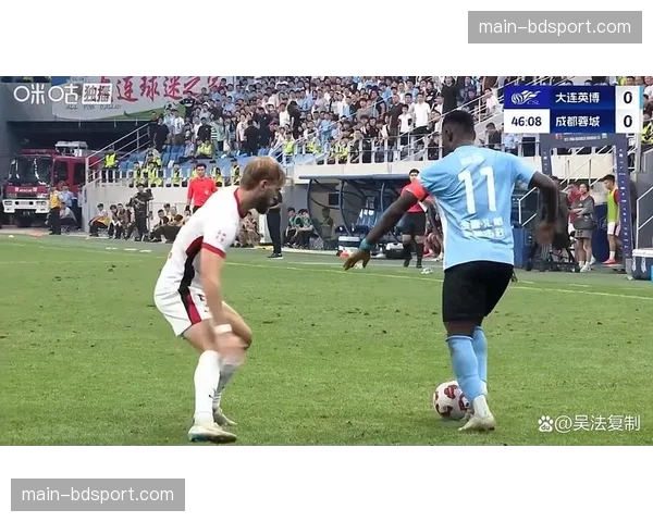 大连人连换三人加强逼抢,最后二十分钟围攻对手未果