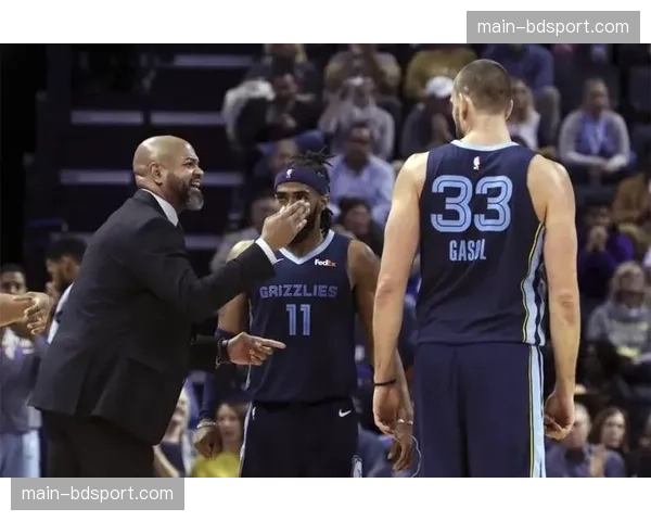 评论:西部混战创纪录,胜率超58%仍可能打附加赛,竞争强度历史罕见 评论:西部混战创纪录,胜率超58%仍可能打附加赛,竞争强度历史罕见