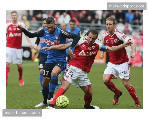 末节关键回合攻防博弈，甬浙德比赛场紧张氛围推向顶点