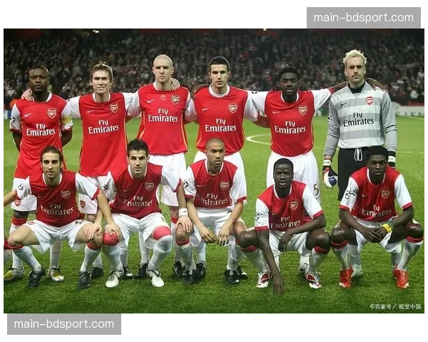 巴黎圣日耳曼将阿森纳前锋马丁内利列入潜在引援目标名单